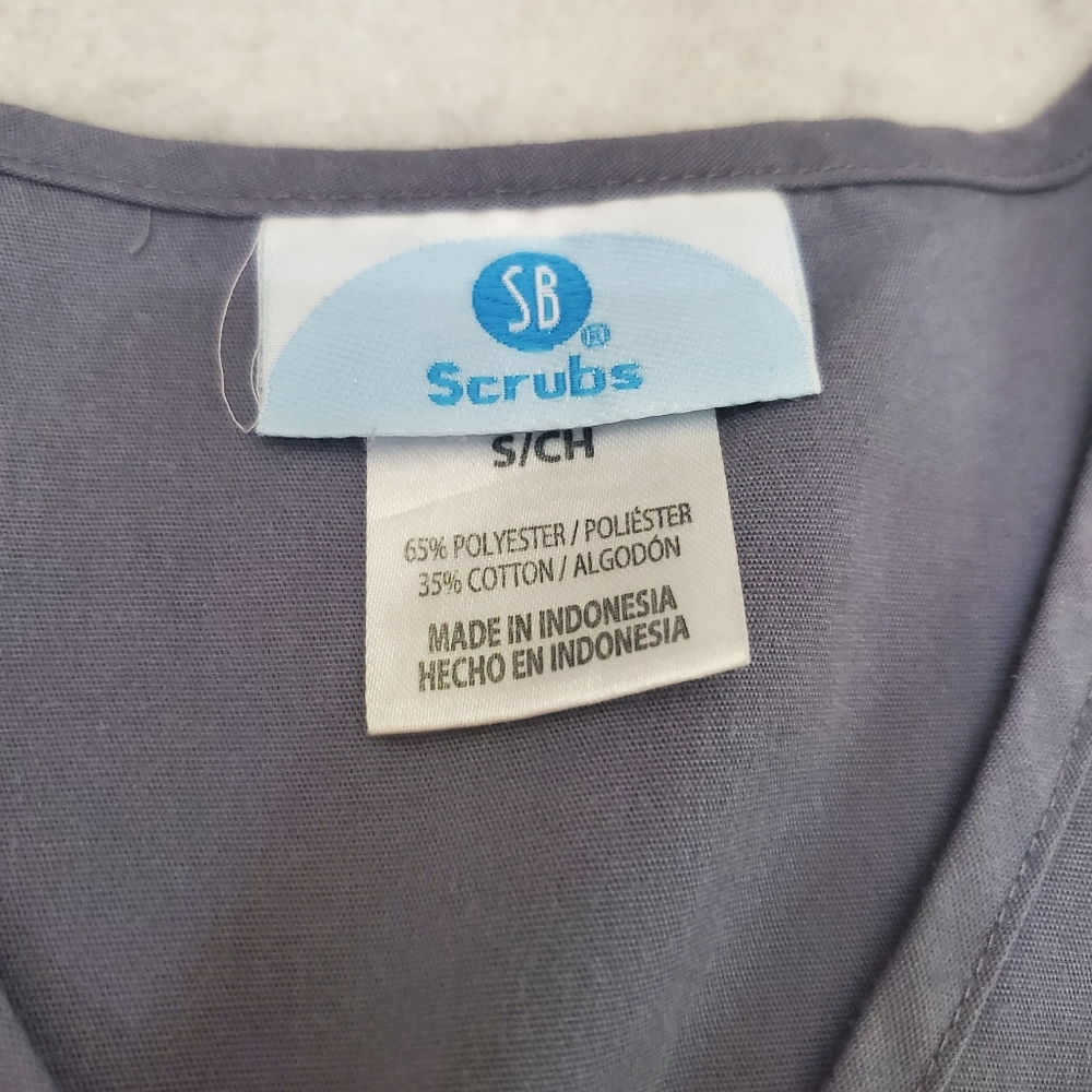 Gray Scrub Top - Picture 5 of 8